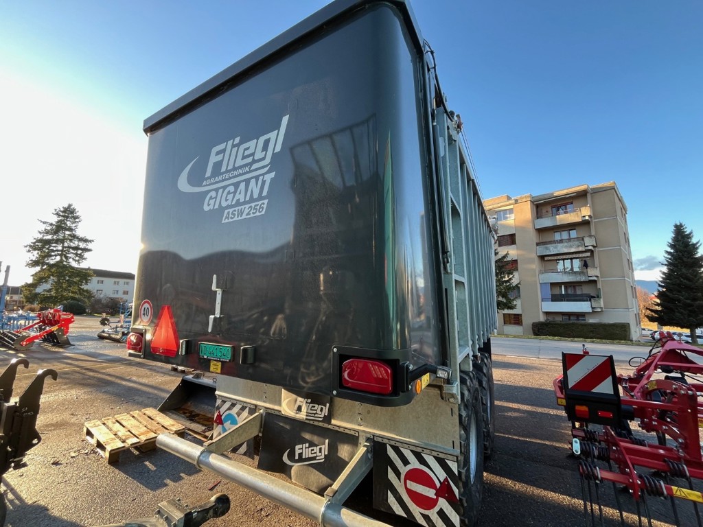 01ce9369-2112-4245-8ee4-21379b0f2997-Fliegl ASW 256 8.jpg