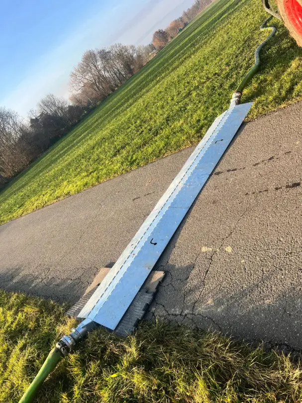 afa090d6-24c0-4b06-8456-799f4066e413-Schlauchbrücke zum überfahren 1.jpg
