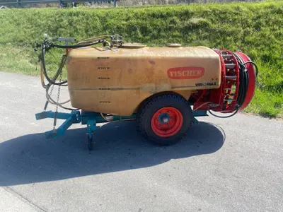 Spritze FISCHER 02.225 gezogen 1000 L Tank