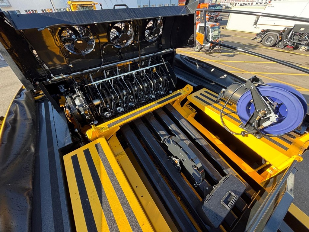 3a8dcc1e-02dd-4881-a094-8a39b06efa8f-WhatsApp Image 2026-02-27 at 11.52.56 (4).jpg