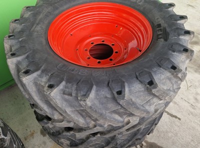 1 Paar Rad kpl. 540/65R30 Pirelli