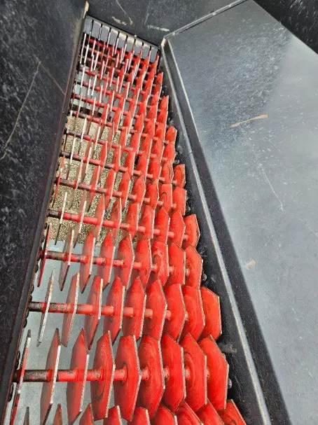 9101f392-2e2a-4e95-970d-7e1e31a3ffe2-trieur a bois 1.jpg