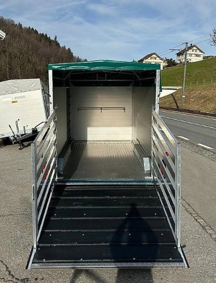 5e3bdeb2-1886-4d6d-b250-182473b4050c-Tiertransportanhänger.jpg
