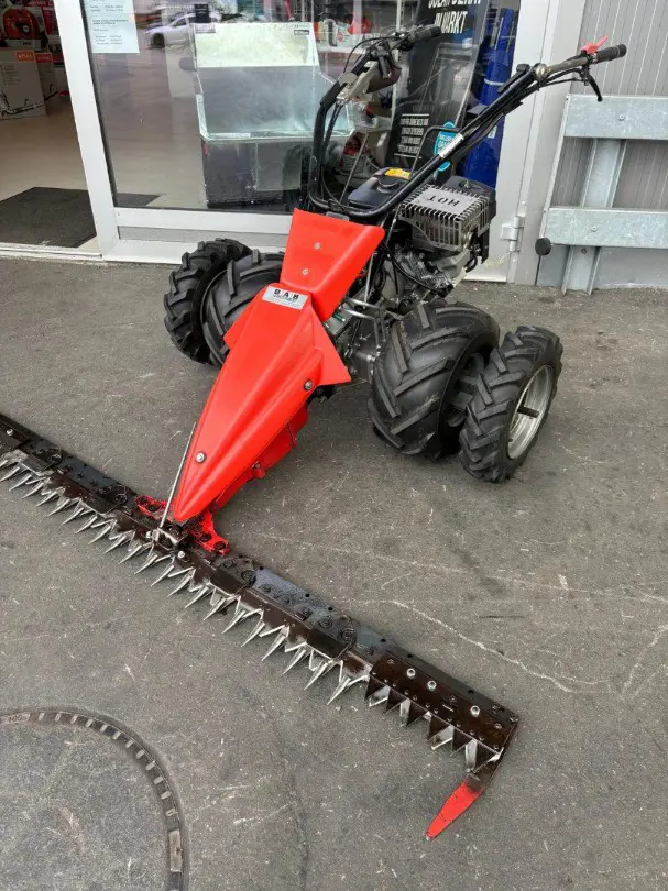 101a6e30-b97c-4040-b919-09ad1c25b8e5-RM8 ex Bucher Pet. 24.jpg