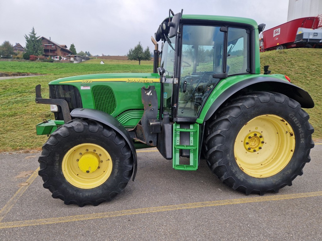 John Deere 6620 mit Frontlader