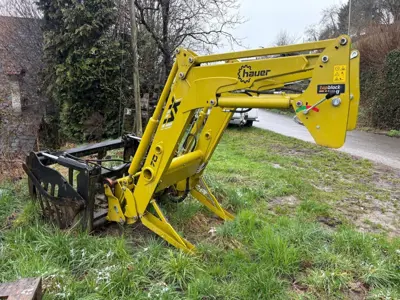 Frontlader Hauer zu Rigitrac SKH 75