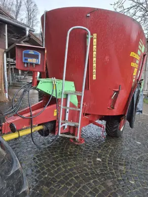 Futtermischwagen Strautmann Vertimix 900