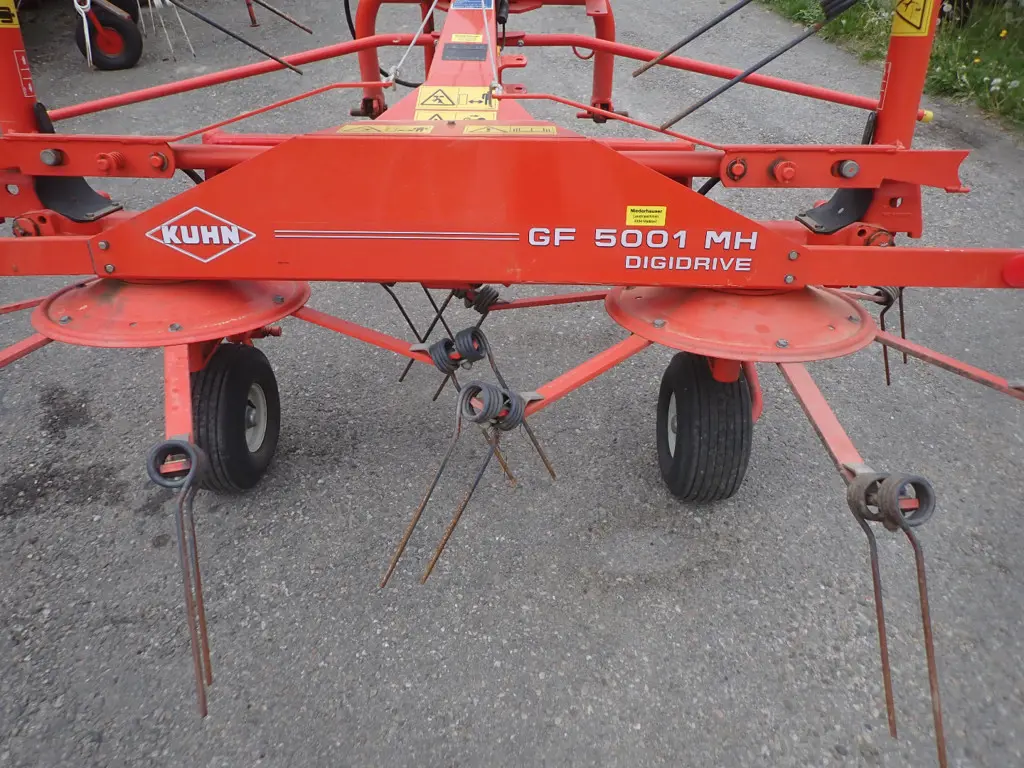 e8682f94-0163-45cc-b948-1e0f75ac2a38-Kuhn 5001 bei H Z (5).jpg