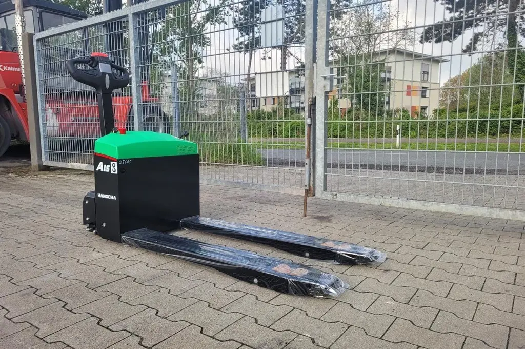 4dbfcac5-5031-4649-978e-6f75cdbf31c4-stapler-cbd15-liionen-elektrohubwagen1500-kg-neu-hubwagenwdwe.jpg