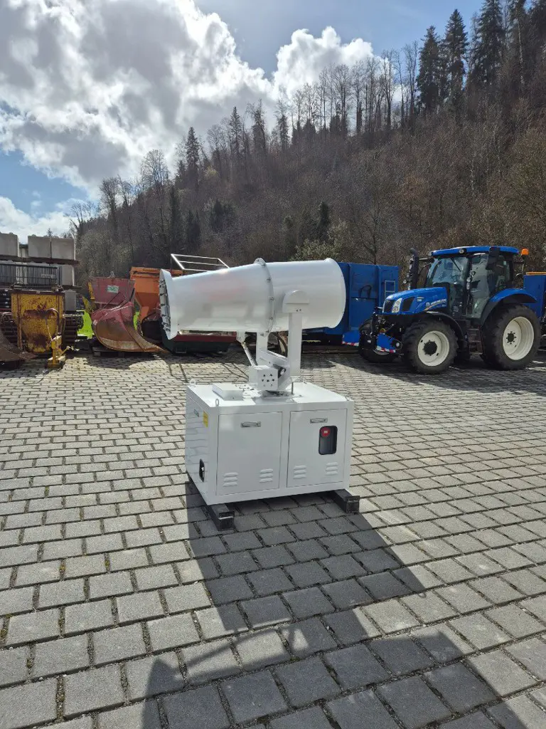 Staubbindemaschine Berieselungsanlage Benebler Schneekanone
