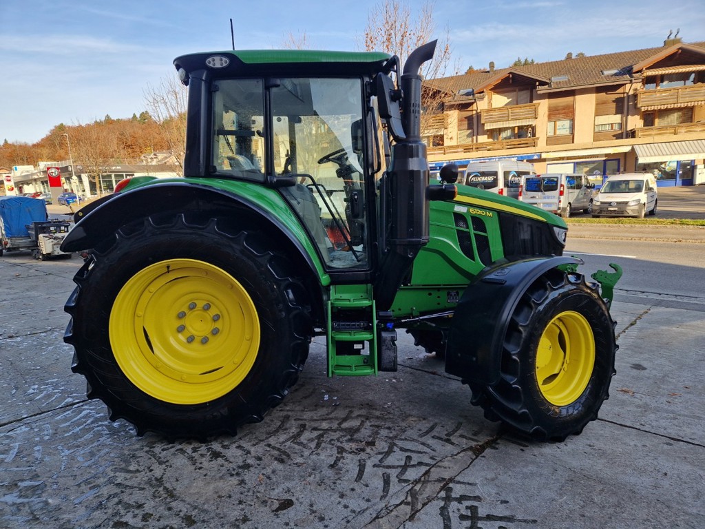 15e446f3-02e3-412f-83f7-cefa7c52fa34-John Deere 6120M (3).jpg