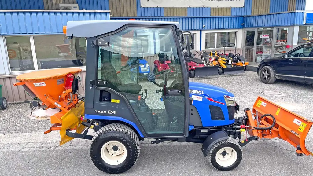 caf996d8-000d-45e3-b664-366f44c09a01-31584-Iseki-Traktor-TXG-S-24-(1).jpg