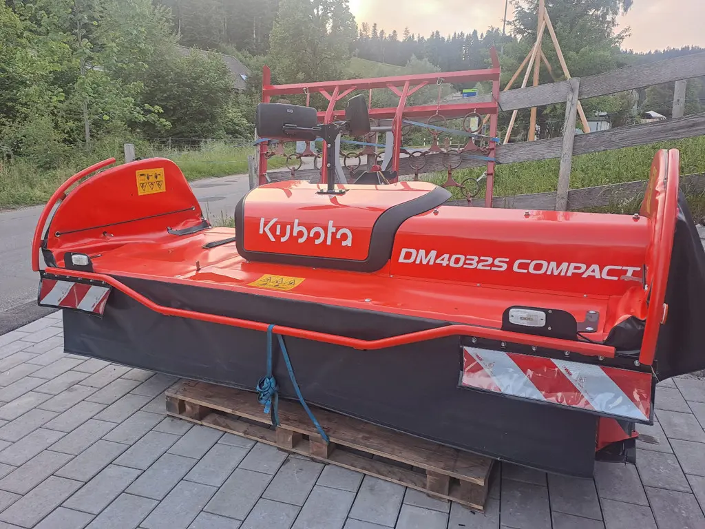 Frontscheibenmähwerk KUBOTA DM4032 S ( Vicon 332 XF Compact DEMO 2026