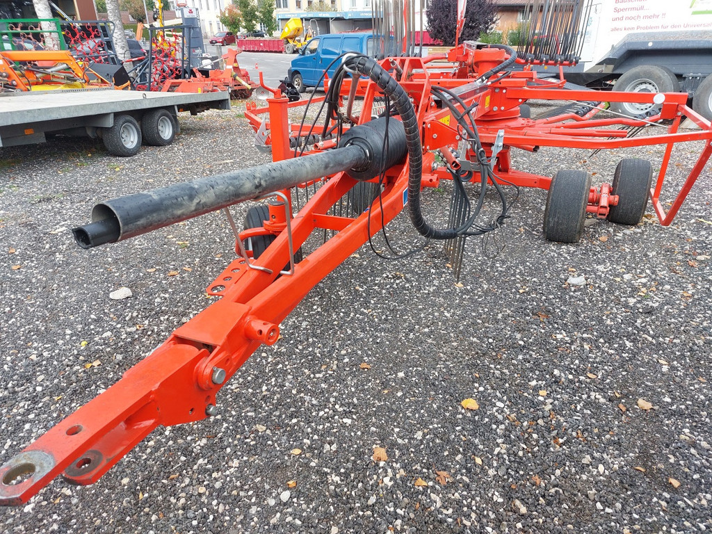 f64dd55f-55a2-496a-82e1-f52834f5d80a-Kuhn Meister (4).jpg