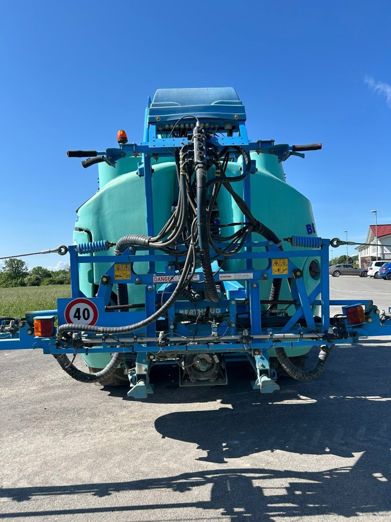 ff28aa30-73d7-4fd3-b727-ee4eeefe4b97-WhatsApp Image 2025-05-14 à 10.png