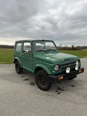 Voiture Suzuki Samurai 30 km/h