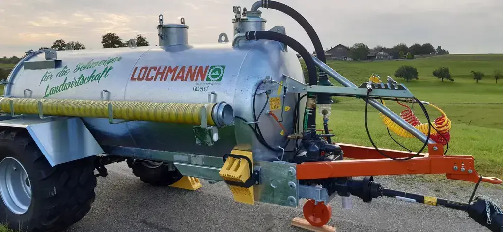 d1c39fbe-278c-461c-a1f0-1a02e4b3e7fb-Lochmann Jauchefass ohne Schleppschlauch 6.jpg