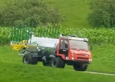 Huser Aufbau Kombifass 4000 m. Schleppschlauch