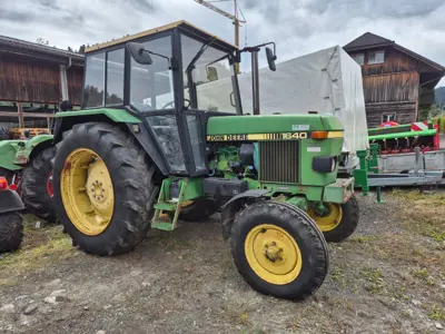 John Deere 1640