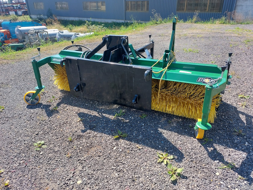 7d814842-7624-4611-b505-25f9e87accda-Düvelsdorf Balayeuse DKE 2.25  (2).jpg