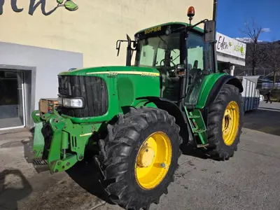 John Deere 6820