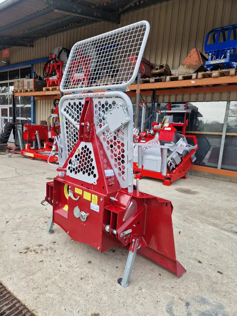 48e9cd1f-a102-4aeb-96a5-e004e327d251-WhatsApp Image 2026-02-14 at 10.53.23treuil démo2.jpg