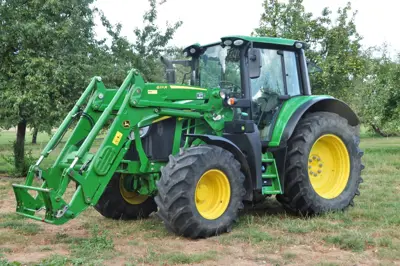 John Deere 6090M