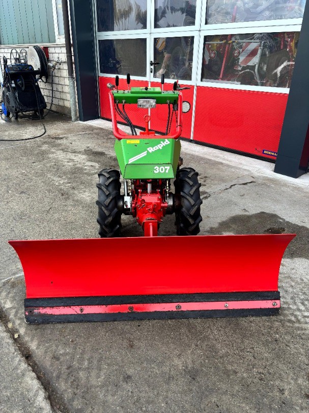 Rapid 307 mit Schneepflug