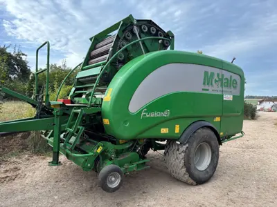 Rundballenpresse McHale Fusion 3
