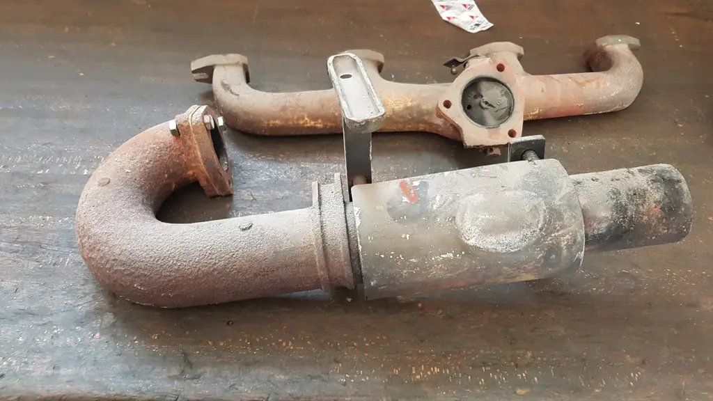 Auspuffkollektor mit Motorbremse zu MB Trac 1000 (Motor OM352)