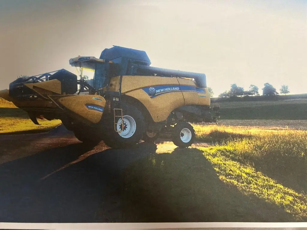 New Holland CX 5090 Laterale