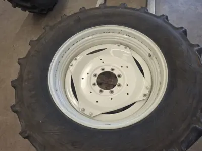 Occ. Hinterrad zu Valtra komplett