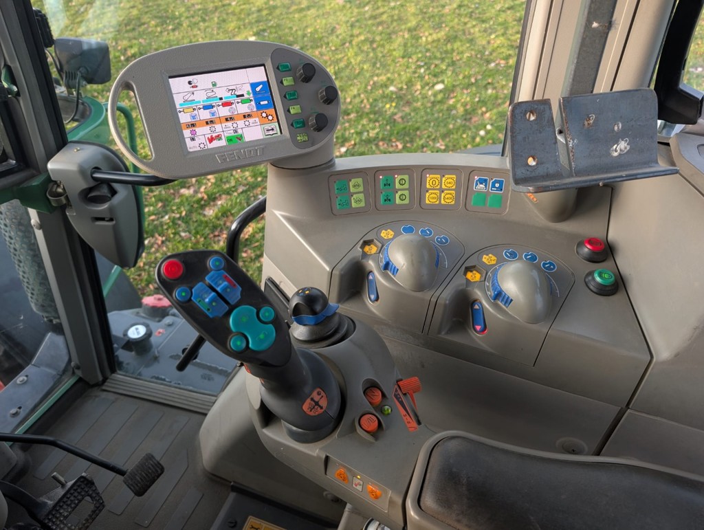 9d3582e3-f6af-4e31-89f6-25e10e25baa5-PHOTO-2025-11-06-16-40-54 2.jpg