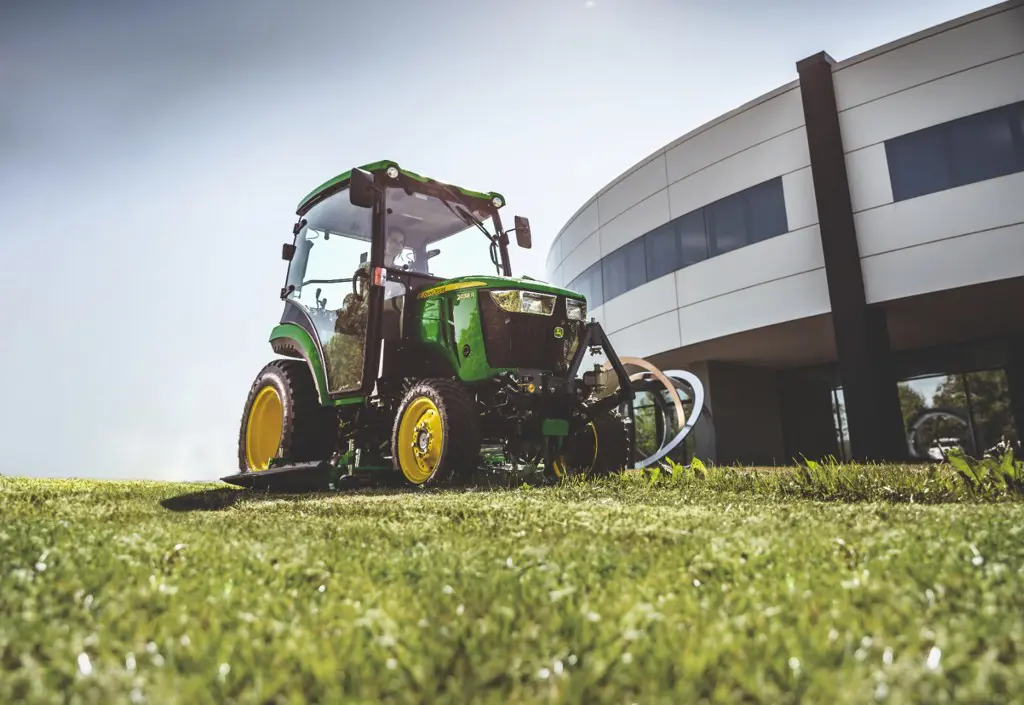 John Deere 2038R - Abverkauf aus Mietflotte