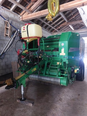 Rundballenpresse McHale Fusion