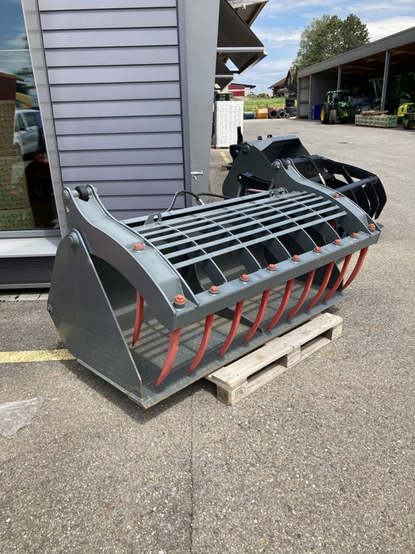 a729db3d-d94a-4bd7-8dfc-23d4eefa0cd7-IMG_2003 1.jpg