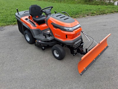 Rasentraktor mit Schneeschild TC215T Husqvarna