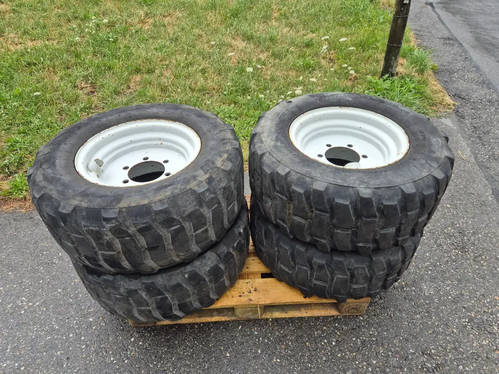 Kompletträder Lindner Unitrac 15.5/55 R18