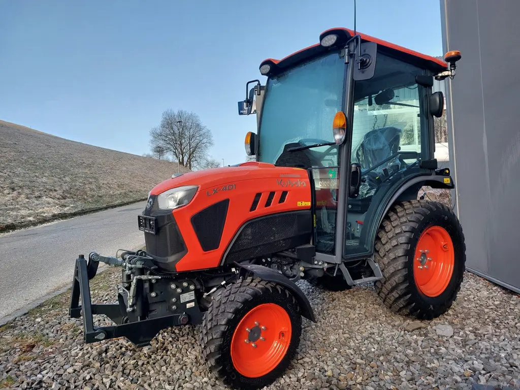 00c6747b-4c9e-4779-b881-ab1caf2fd7ce-Kubota LX 401 (4).jpg