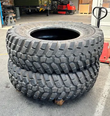 2 Occ. Traktor Reifen 440 / 80 R 30 Multiuse 550 mit Spikes