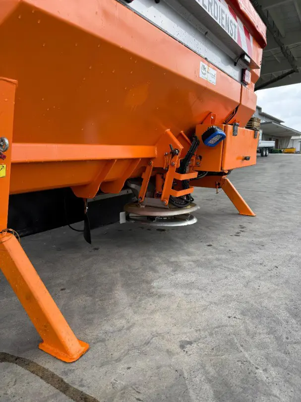 24a7bcb4-3c9c-4674-919d-80fbf2d9c6bc-Salzstreuer Wintec Wts 1000 (3).jpg