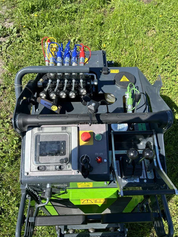 5909daba-11f0-418e-8ef1-330da37e3da2-Cingo M4.3 6.jpg