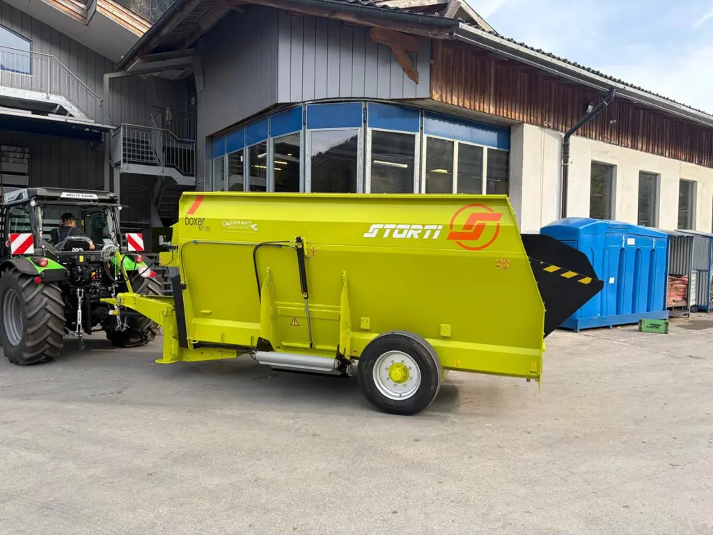 Futtermischwagen Storti Boxer MT120