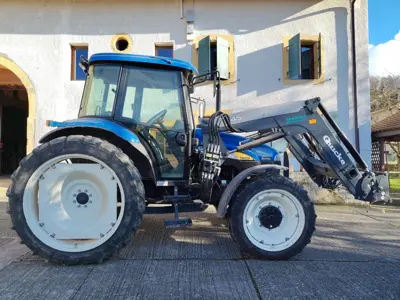 New Holland TD95D 4WD 2006 avec Frontloader Quicke Q45