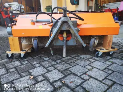 Bema Kommunal-Dual Kehrmaschine