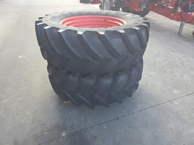 Occ. 1 Satz Räder Fendt 300 er / 200 Vario