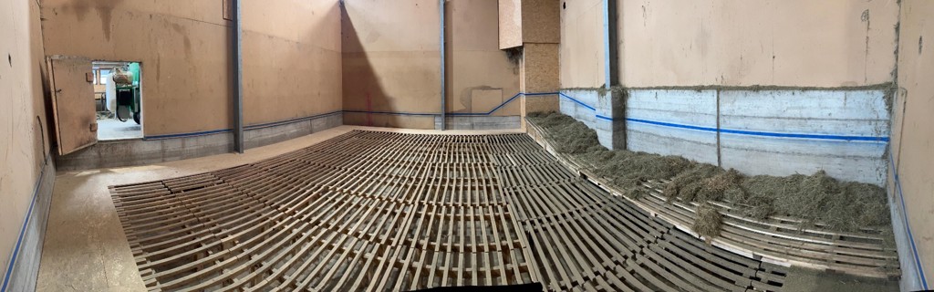 7ea70d7c-8220-4495-a588-11b56572a277-Heustock komplet.jpg