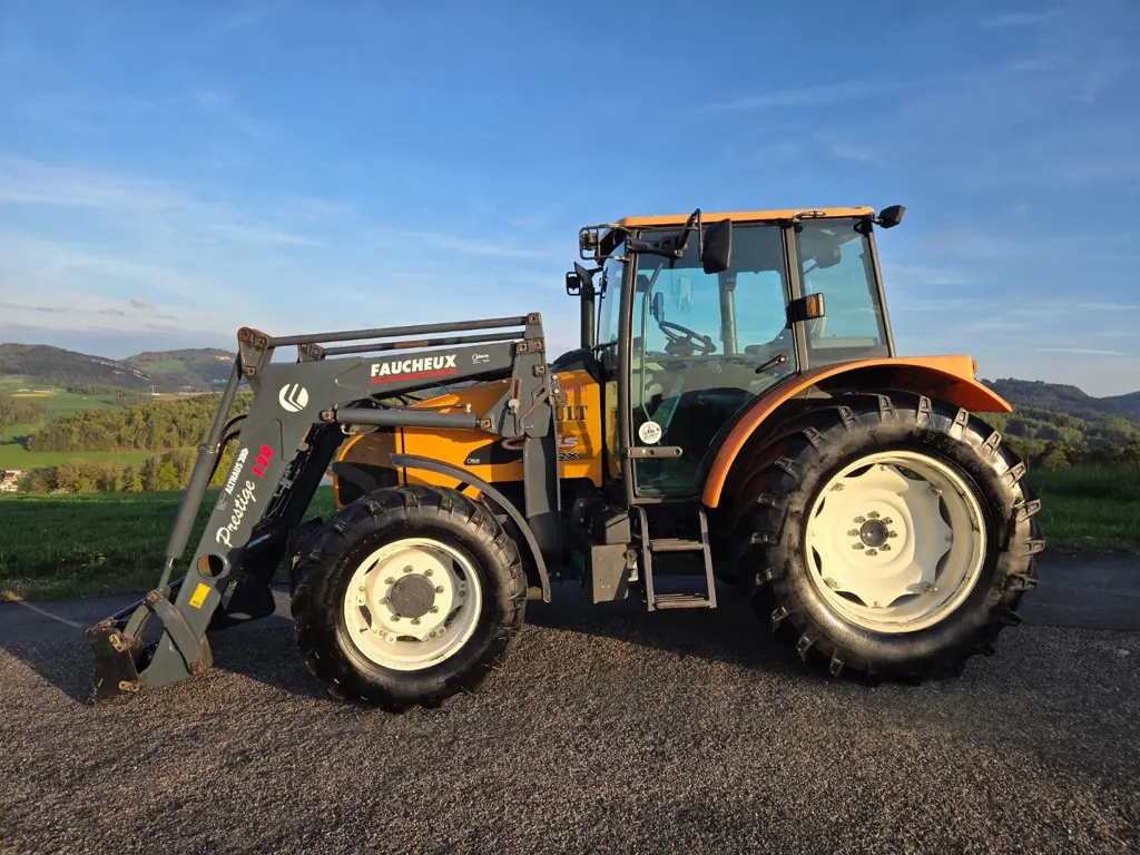 Traktor Renault Celtis 436 mit Frontlader