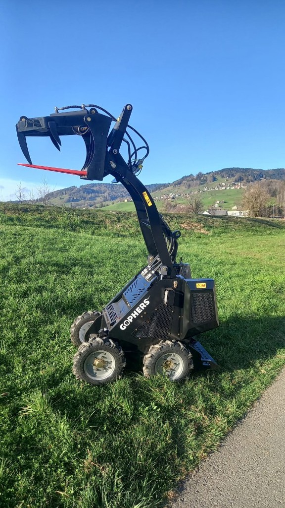 1d502d41-6c15-489c-b7cb-bb0cc7f4fd11-WhatsApp Image 2025-03-12 at 08.42.00 (1).png