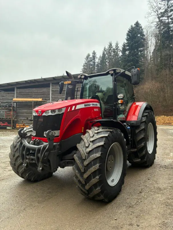 Massey-Ferguson 8690 Dyna VT MF Traktor